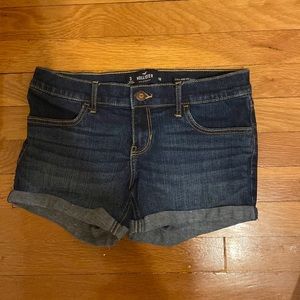 Hollister Dark Wash Low Rose Midi Jean Shorts Size 3 W 26